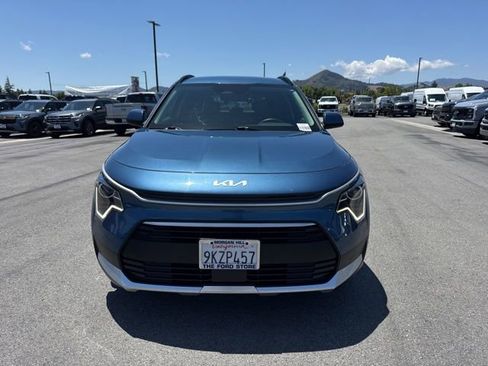 Used 2024 Kia Niro EX FWD image 3