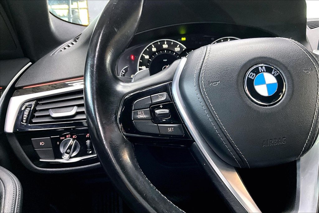 Used 2017 BMW 530i xDrive AWD/4WD image 11