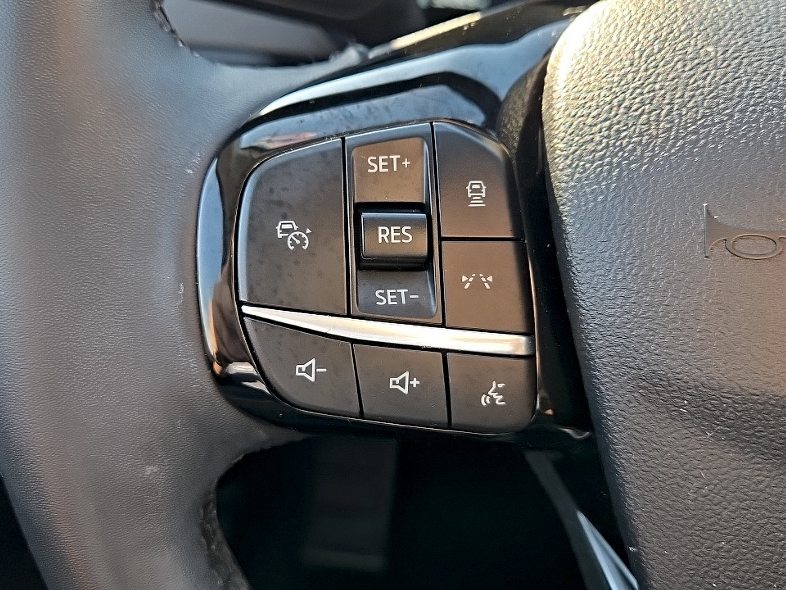 Used 2023 Ford Escape Platinum AWD/4WD image 13