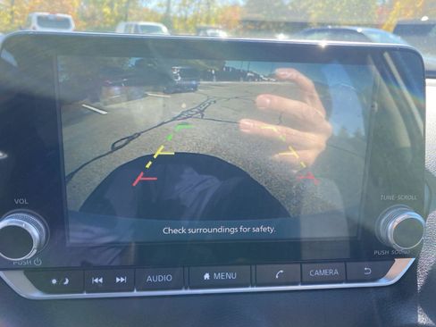 Used 2021 Nissan Sentra SV image 19