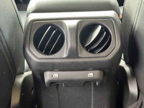 Used 2021 Jeep Wrangler Unlimited Sport image 14