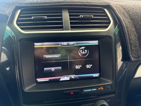 Used 2016 Ford Explorer XLT w/ Equipment Group 201A AWD/4WD image 27