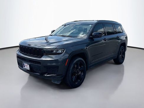 Used 2022 Jeep Grand Cherokee L Laredo image 3