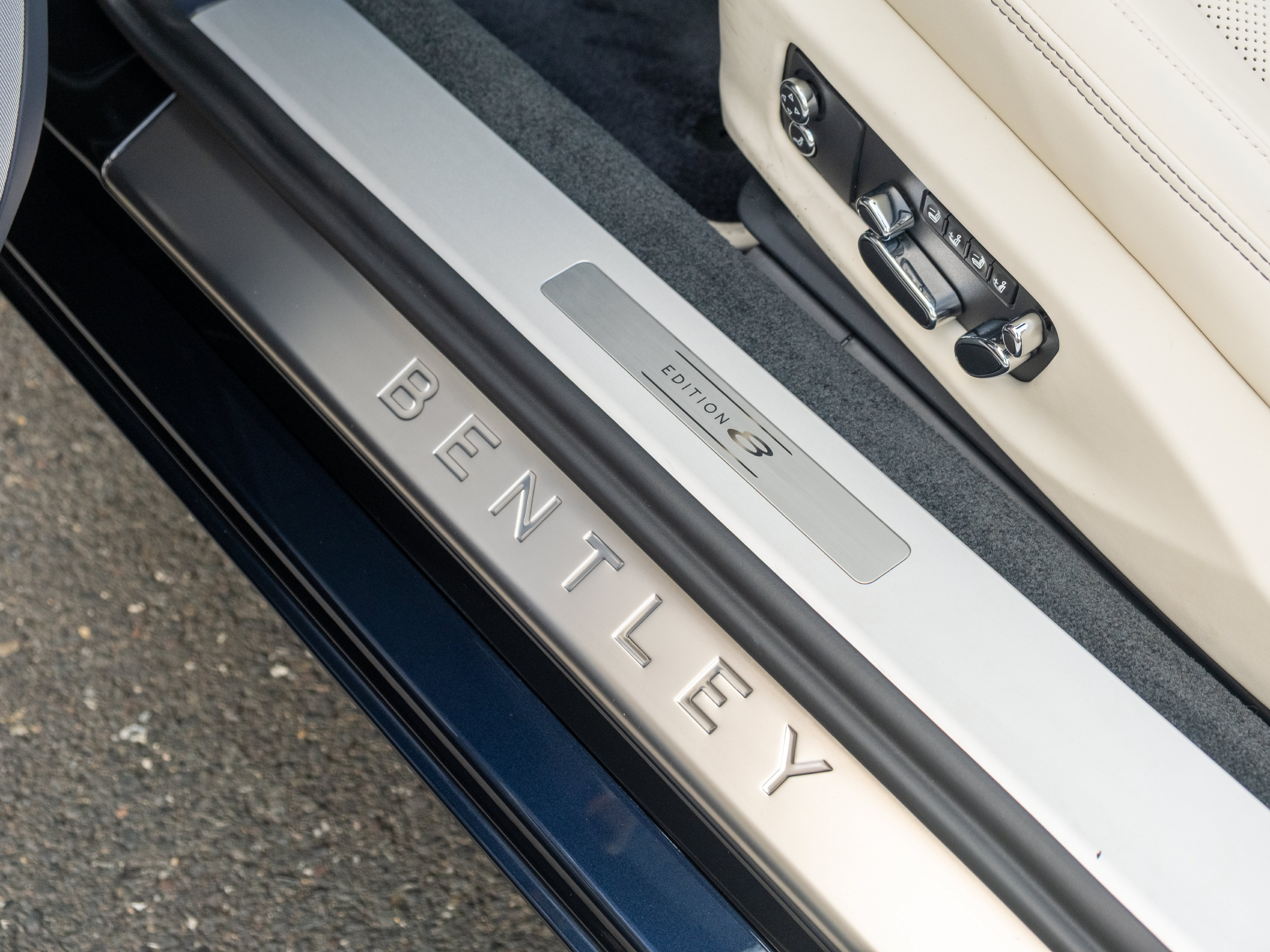 Used 2024 Bentley Continental GT AWD/4WD image 49