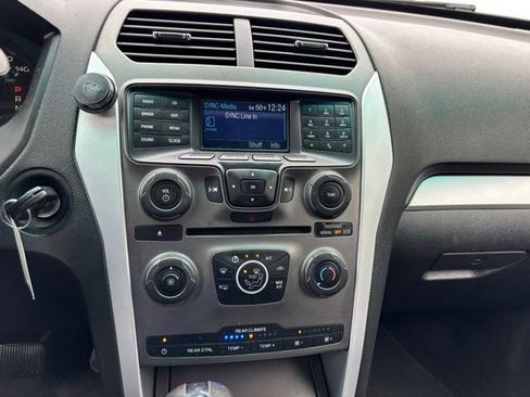 Used 2012 Ford Explorer XLT w/ Class III Trailer Tow Pkg FWD image 13