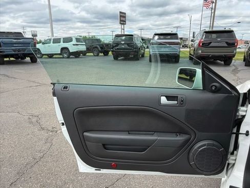 Used 2007 Ford Mustang GT RWD image 4