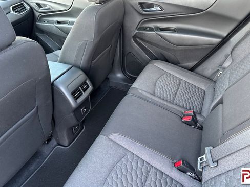 Used 2021 Chevrolet Equinox LT image 14