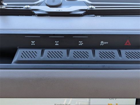 Used 2022 Ford Bronco Wildtrak image 25