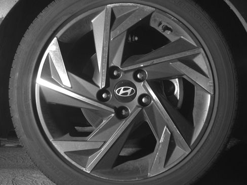 Used 2025 Hyundai Elantra SEL image 13