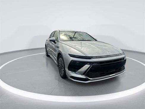 New 2025 Hyundai Sonata SEL image 2