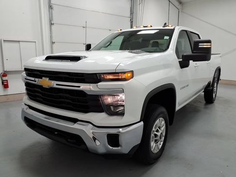 Used 2026 Chevrolet Silverado 2500 LT AWD/4WD image 7