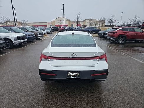 New 2026 Hyundai Elantra Limited FWD image 4