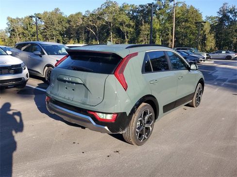 New 2025 Kia Niro EX Touring image 2