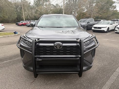 Used 2022 Toyota RAV4 LE image 2