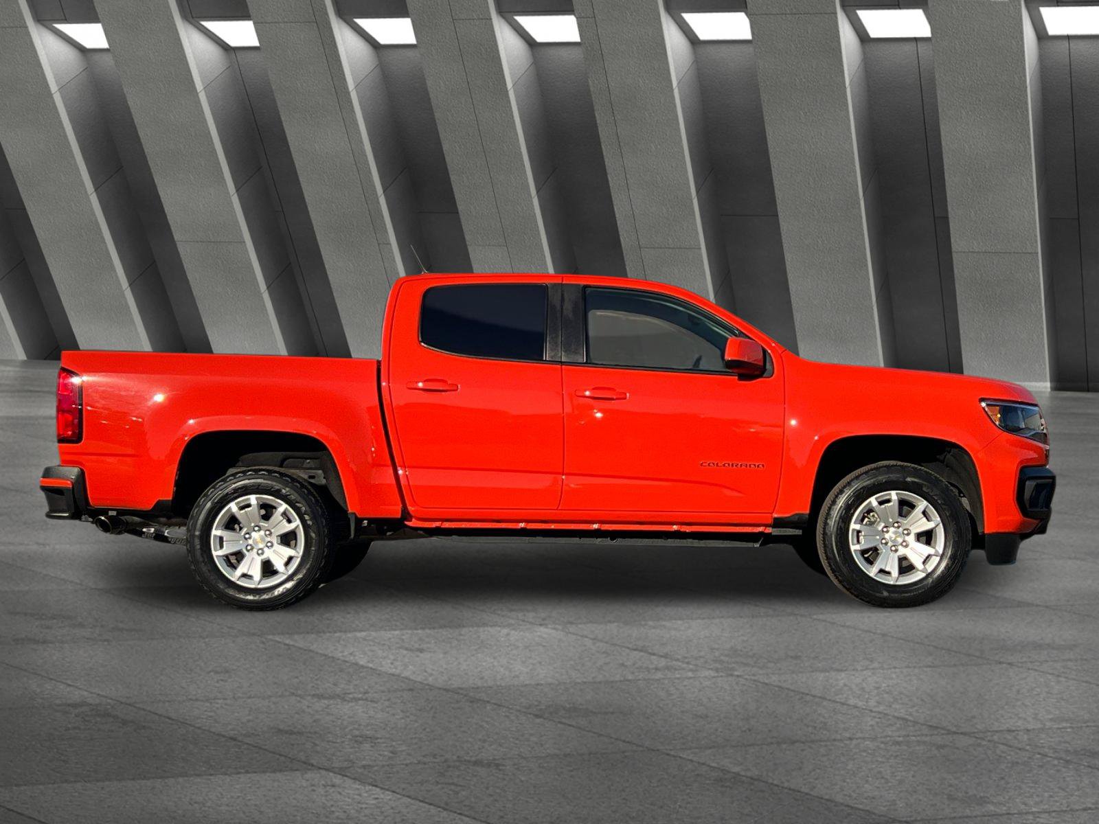 Used 2021 Chevrolet Colorado LT w/ Safety Package RWD image 3