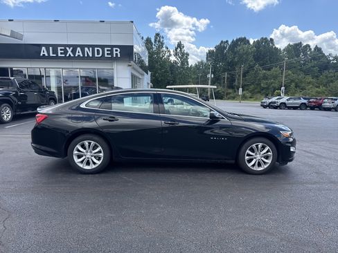 Used 2024 Chevrolet Malibu LT FWD image 2
