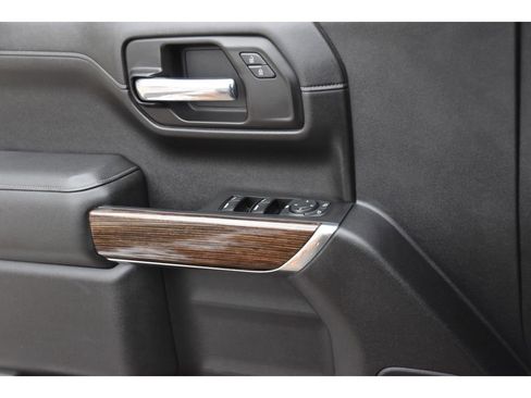 Used 2019 GMC Sierra 1500 SLE image 23