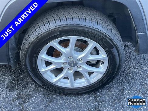 Certified 2018 Jeep Cherokee Latitude image 7