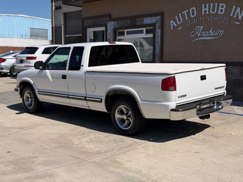 Used 2000 Chevrolet S10 Pickup LS w/ Preferred Equipment Group RWD image 7