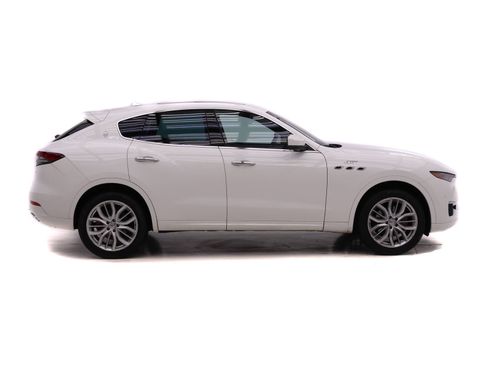 Used 2022 Maserati Levante GT image 4