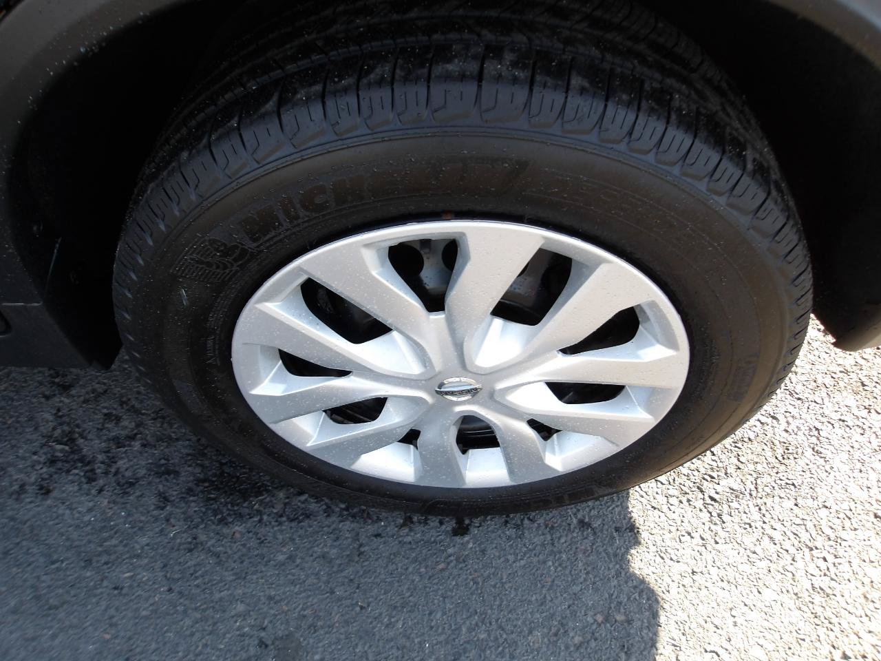 Used 2016 Nissan Rogue S AWD/4WD image 25