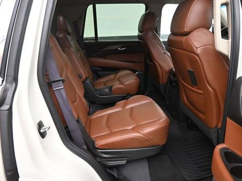 Used 2015 Cadillac Escalade Premium AWD/4WD image 13