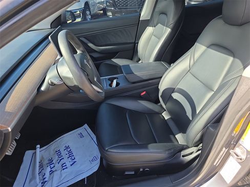 Used 2021 Tesla Model 3 Performance image 12