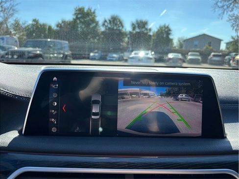 Used 2019 BMW 740i w/ M Sport Package image 31