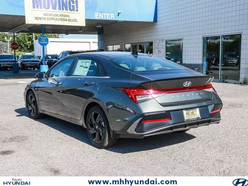 New 2026 Hyundai Elantra SEL Sport FWD image 2