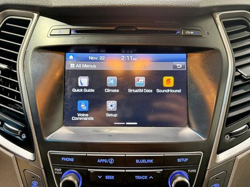 Used 2017 Hyundai Santa Fe SE image 18