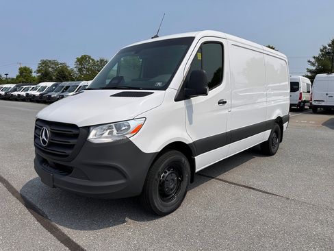 Used 2025 Mercedes-Benz Sprinter 2500 image 8