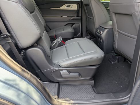 New 2026 Ford Explorer Active w/ Active Comfort Package RWD image 35