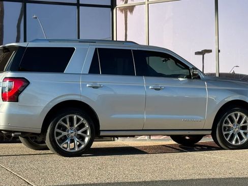 Used 2019 Ford Expedition Platinum image 14