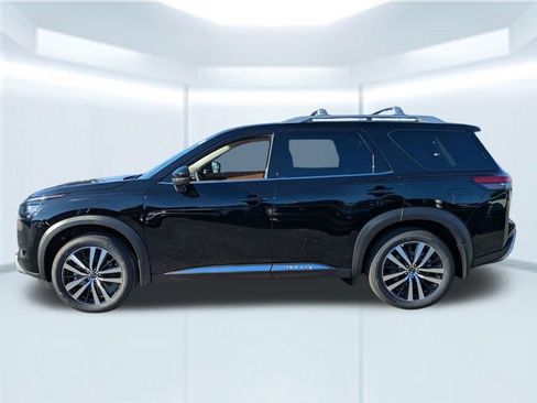 New 2025 Nissan Pathfinder Platinum w/ Black Appearance Package image 2