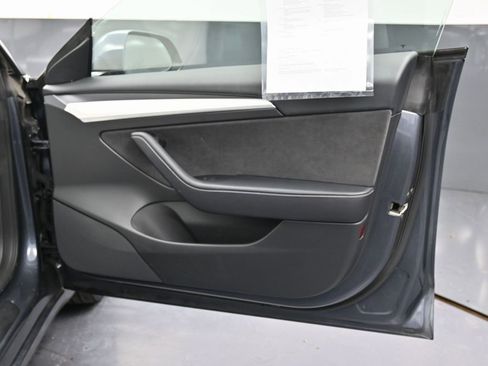 Used 2023 Tesla Model 3 Standard Range image 38