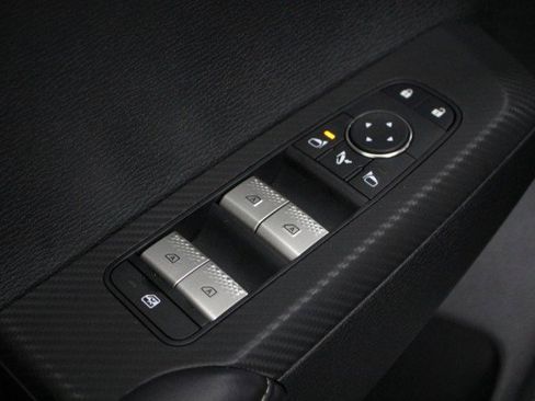 New 2025 Mitsubishi Outlander SE image 16