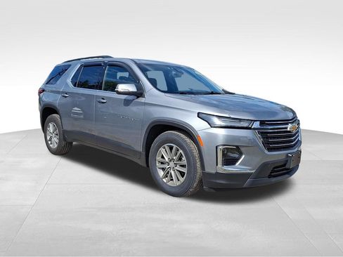 Used 2023 Chevrolet Traverse LT w/ LPO, Floor Liner Package AWD/4WD image 1