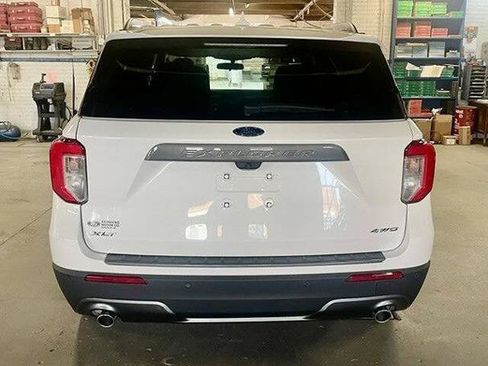 Certified 2024 Ford Explorer XLT w/ Equipment Group 202A AWD/4WD image 5