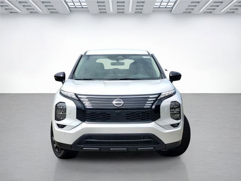 New 2026 Nissan Rogue SL AWD/4WD image 2
