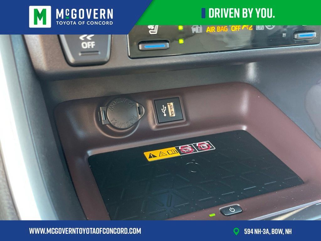 Used 2025 Toyota RAV4 Limited w/ Advanced Technology Package AWD/4WD image 19
