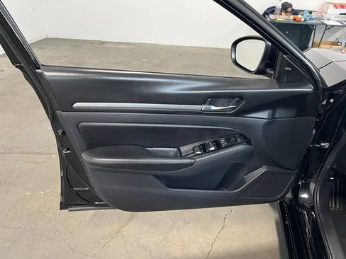 Used 2023 Nissan Altima 2.5 SV FWD image 24
