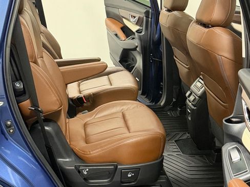Used 2020 Subaru Ascent Touring w/ Popular Package #3 AWD/4WD image 11