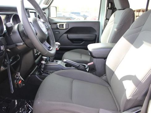 Used 2023 Jeep Wrangler Unlimited Sport AWD/4WD image 41