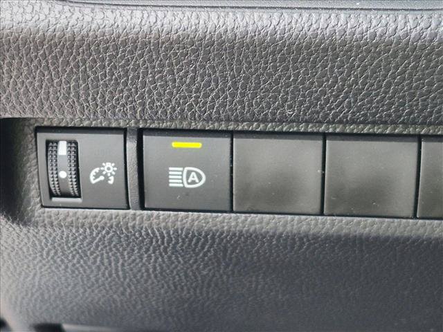 Used 2025 Toyota RAV4 XLE w/ Convenience Package FWD image 13