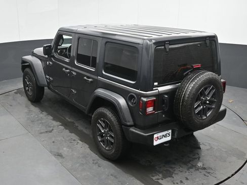 Used 2020 Jeep Wrangler Unlimited Sport AWD/4WD image 29