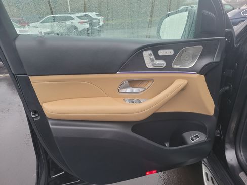 Used 2024 Mercedes-Benz GLS 450 4MATIC image 17