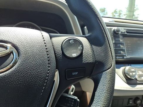 Used 2015 Toyota RAV4 XLE FWD image 18