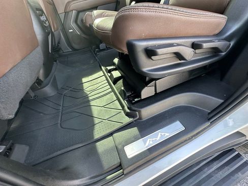 Used 2023 Chevrolet Tahoe High Country image 29