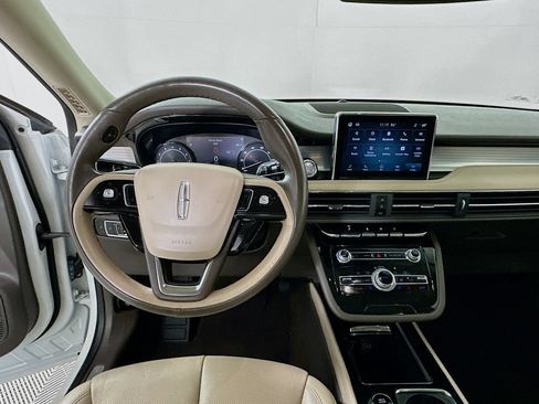Used 2021 Lincoln Corsair AWD w/ Premium Package image 19