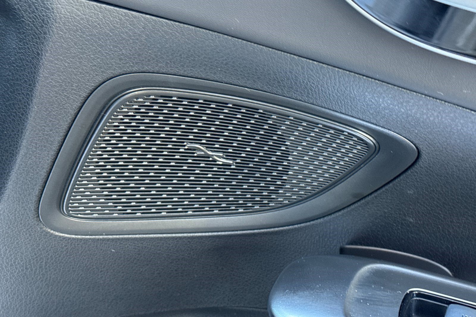 Certified 2024 Mercedes-Benz C 43 AMG 4MATIC Sedan image 31